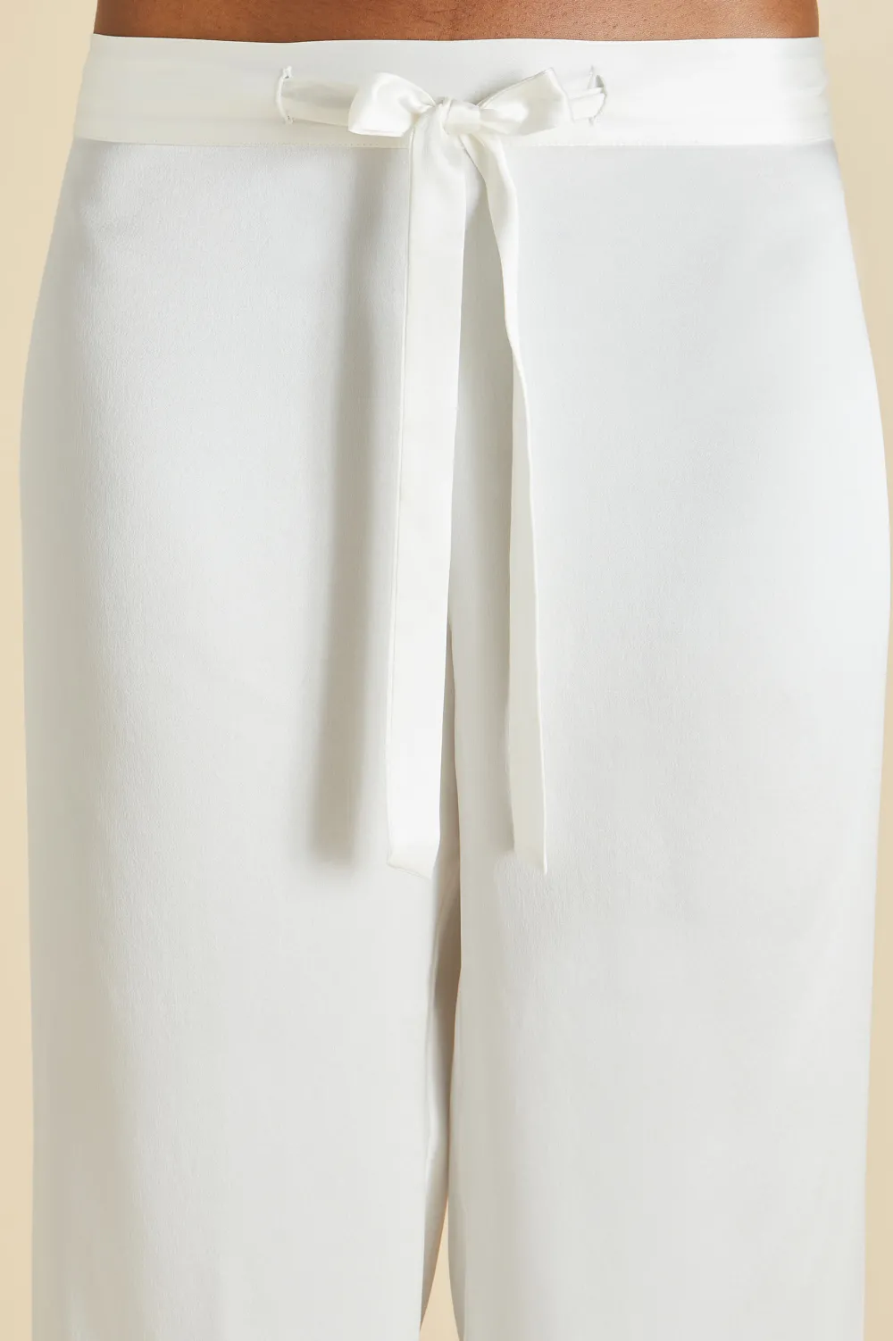 Hot Coco Oyster Pajamasin Silk Satin Pajamas