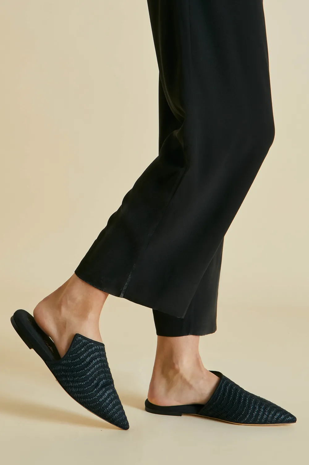 Store Contessa Casati Black Slippersin Raffia Slippers