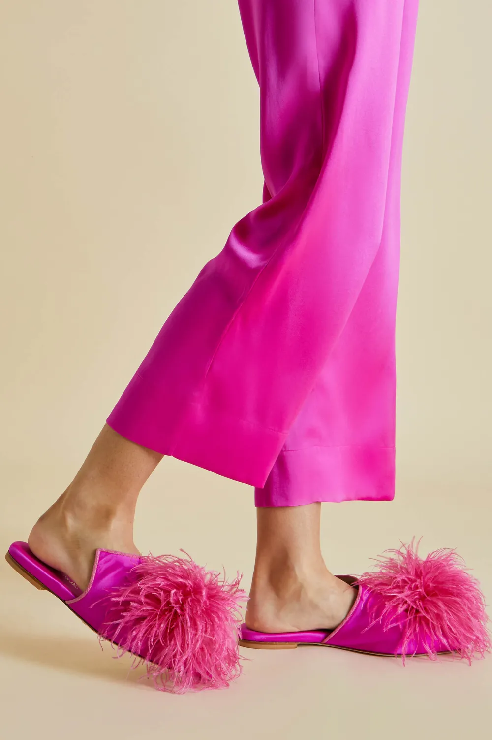 Discount Contessa Madame PinkSlippersin Silk Feather Slippers