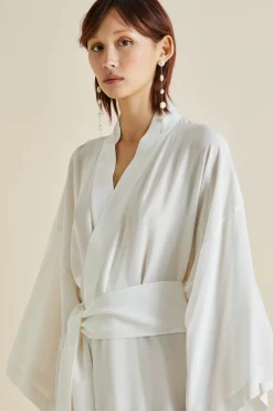 Clearance Queenie White Robein Silk Crêpe de Chine Robes